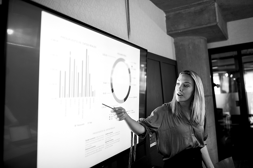 Feedback Made Easy: Dynamic Question Surveys